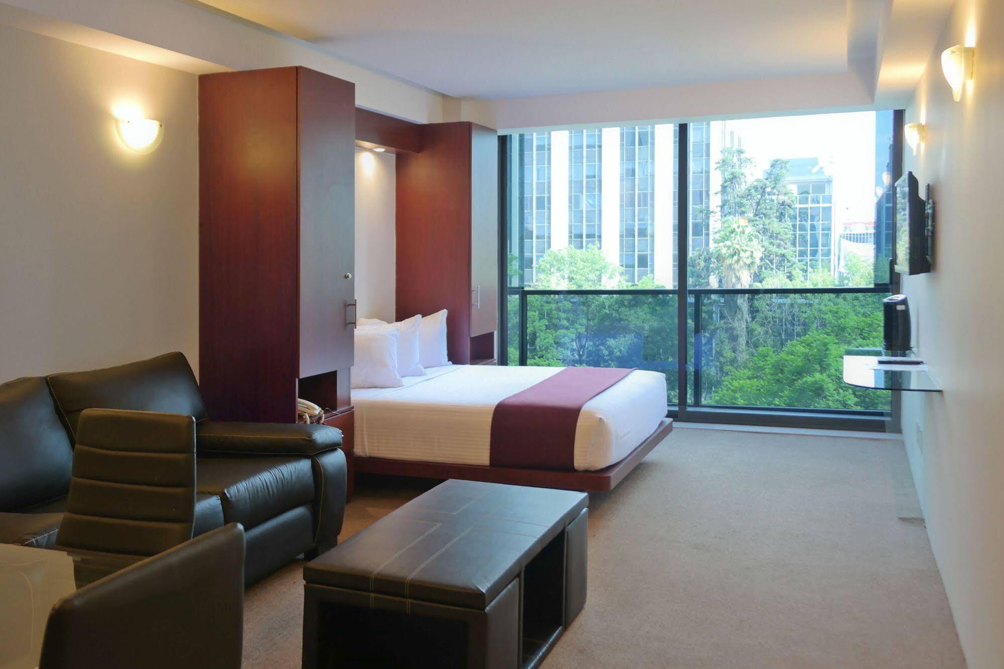 Suites Capri Reforma Ángel 380 Città del Messico Esterno foto