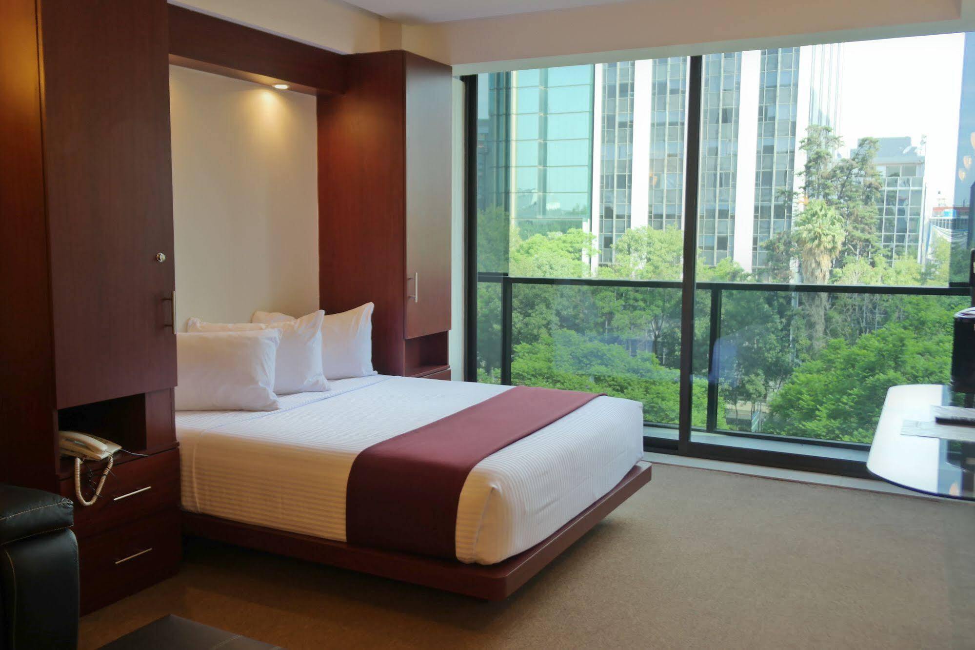 Suites Capri Reforma Ángel 380 Città del Messico Esterno foto
